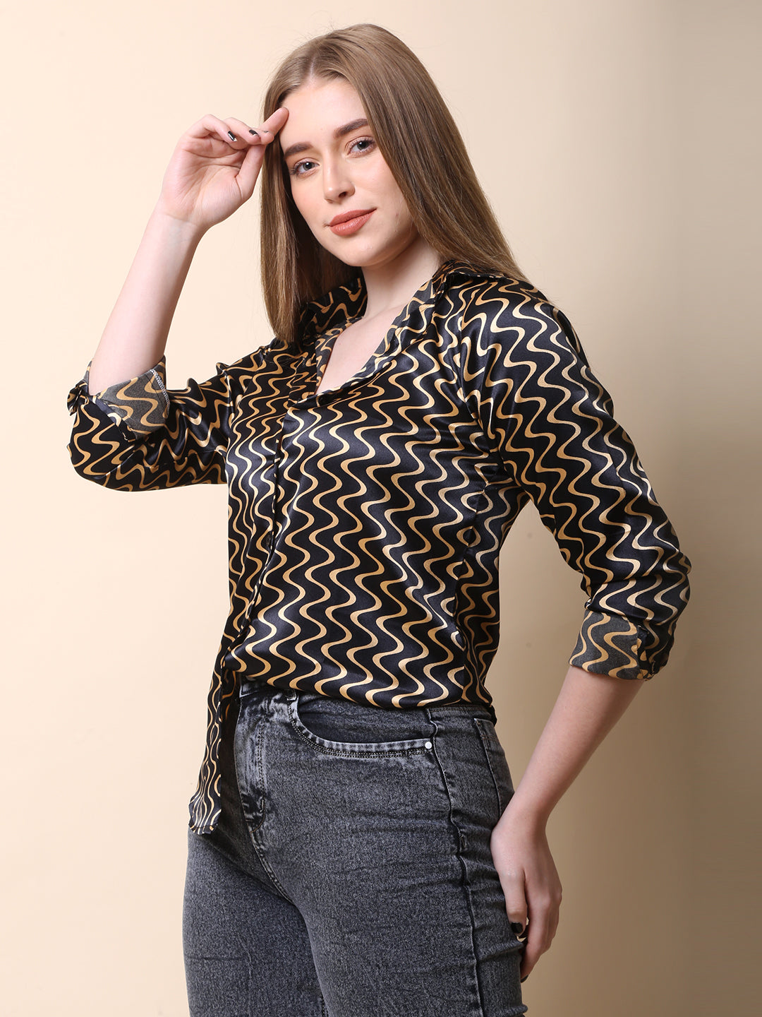 Black Wavy Geometric Print