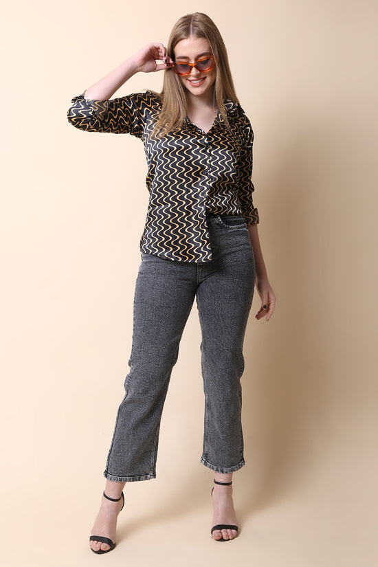 Black Wavy Geometric Print