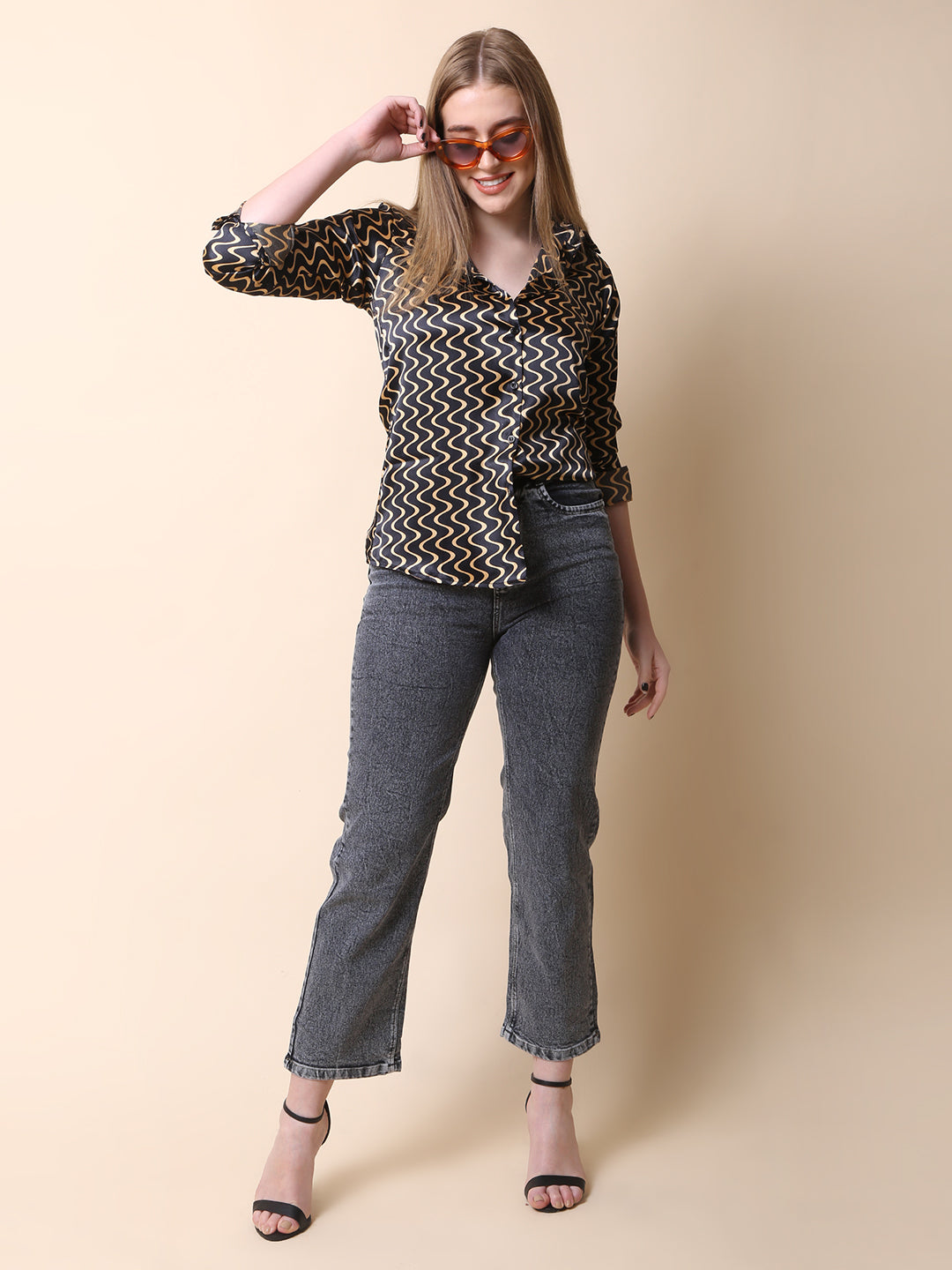 Black Wavy Geometric Print